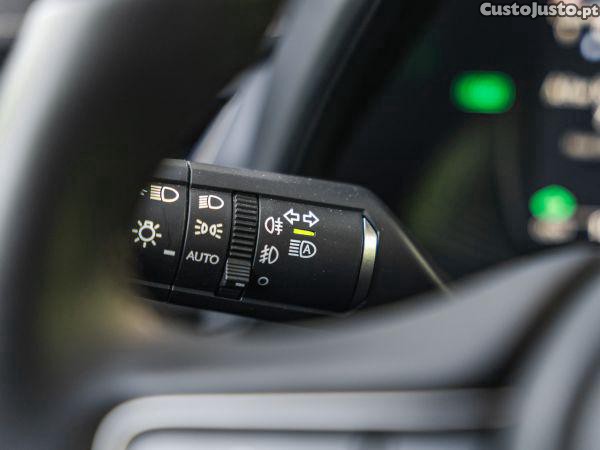 Lexus NX 250h Sport — fotografia 4
