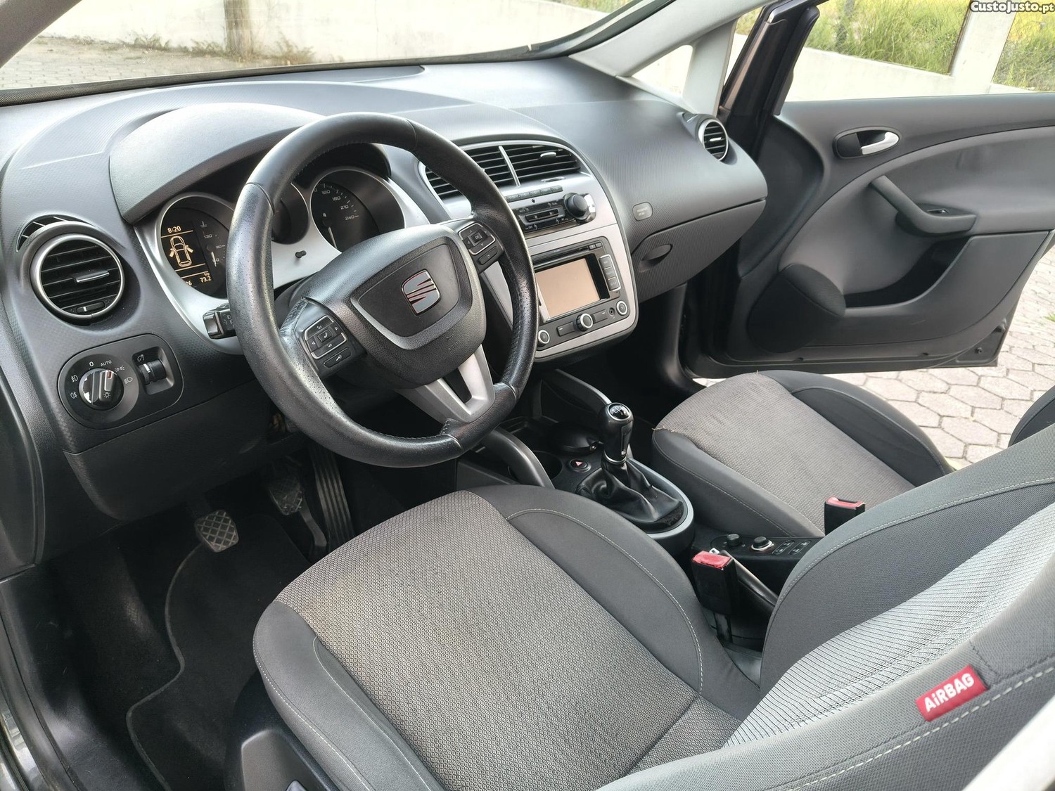 SEAT Altea XL 1.6 TDi Ecomotive — fotografia 10
