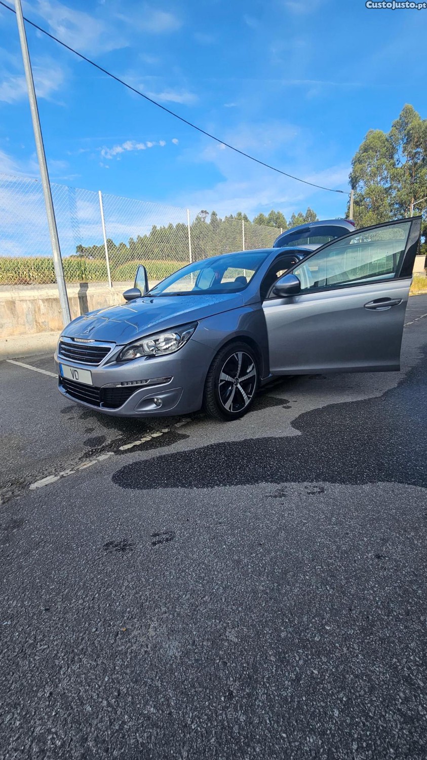 Peugeot 308 1.6Bluehdi — fotografia 6
