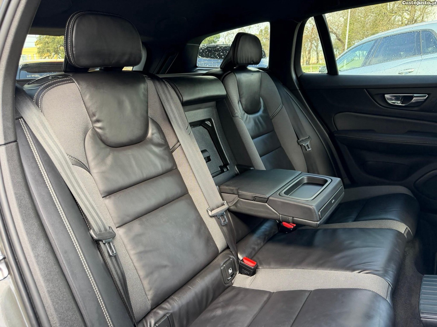 Volvo V60 2.0 T6 AWD TE R-Design — fotografia 6