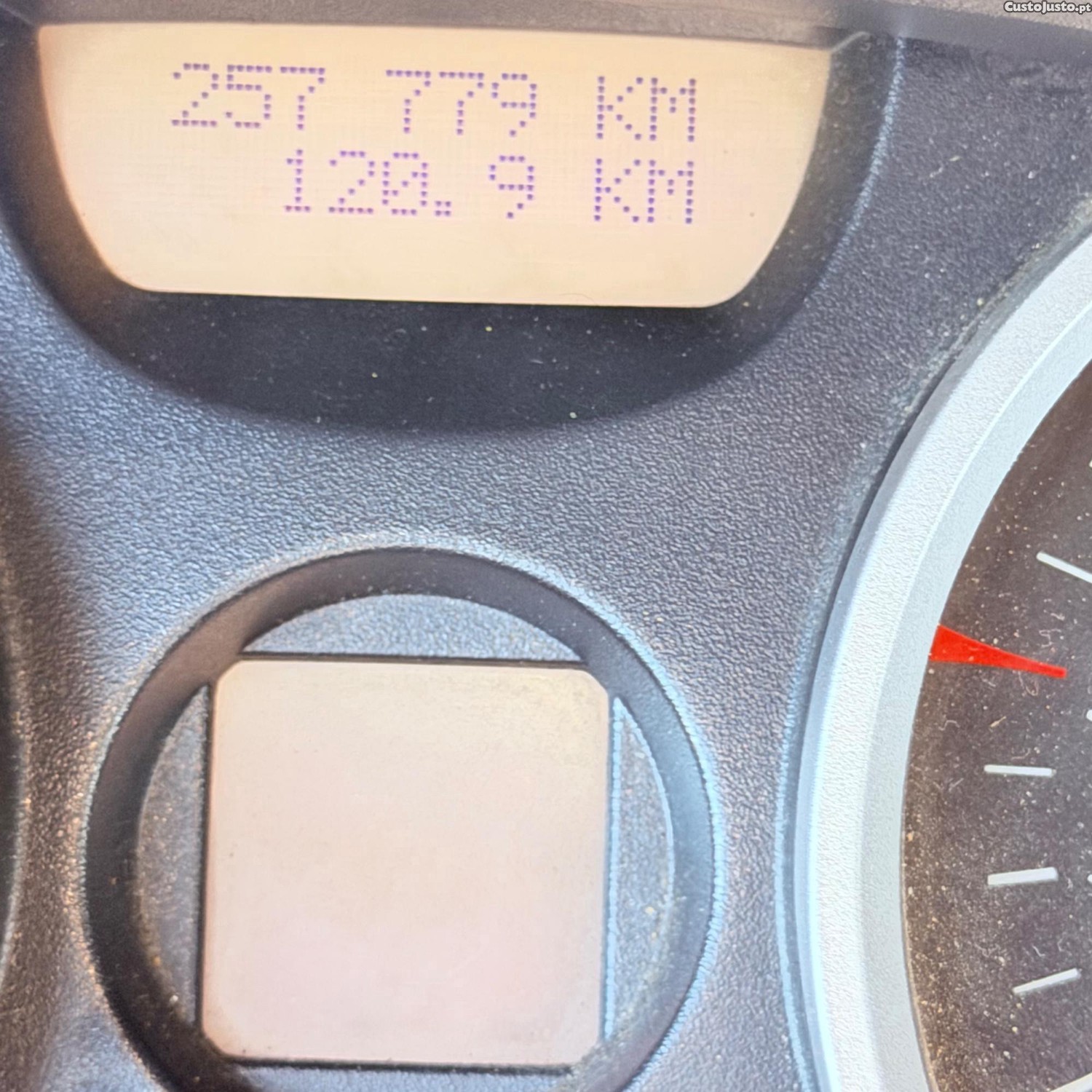 Renault Mégane Meghan 2. 1.5 DCI 106 cv — fotografia 6