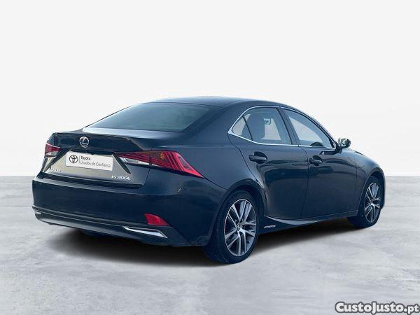 Lexus IS IS 300h Executive - 19 — photo 3