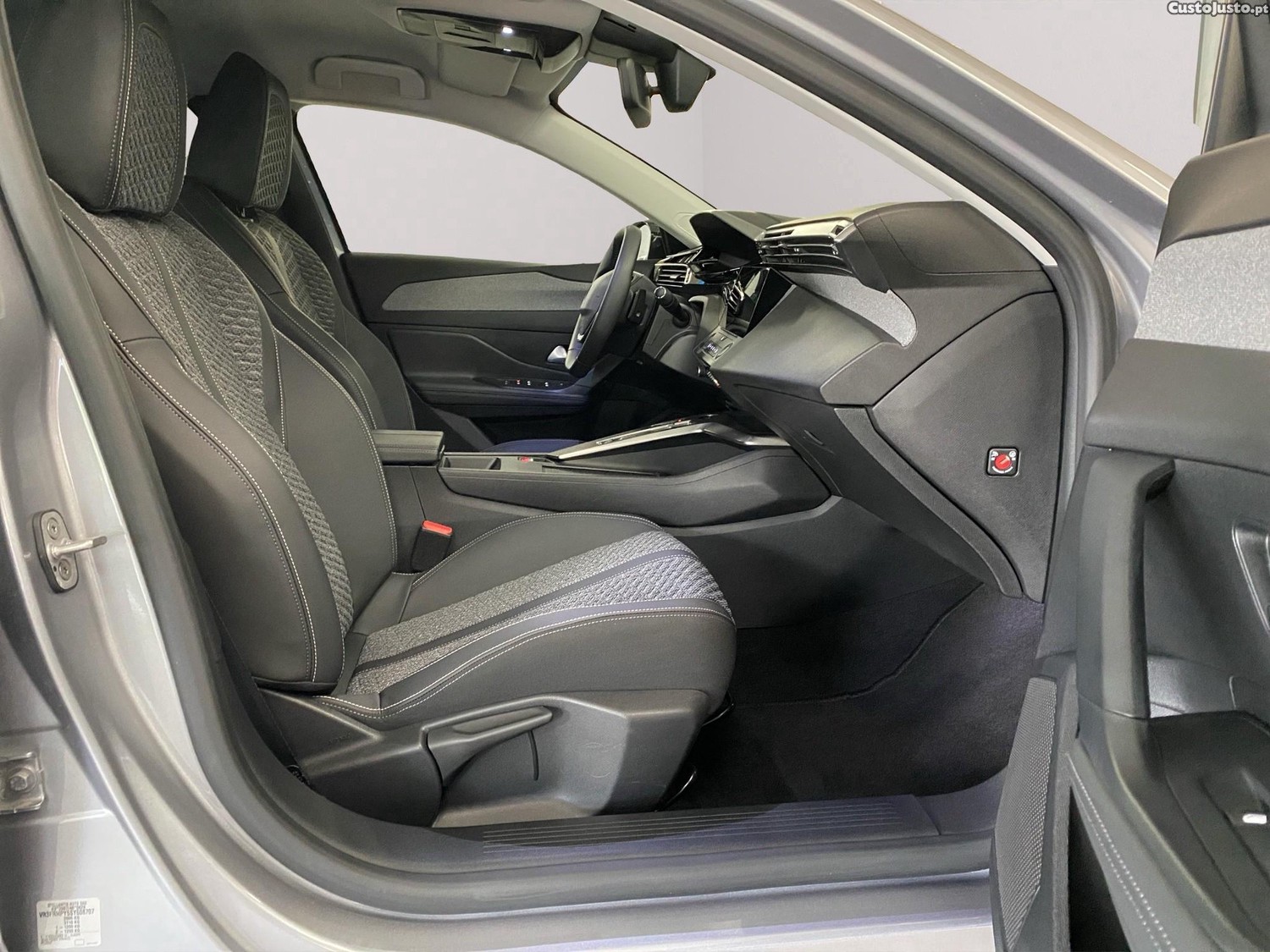 Peugeot 308 SW 1.2 Hybrid Allure e-DCS6 — fotografia 8