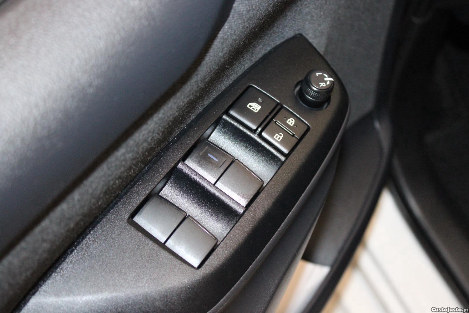 Toyota Yaris 1.5 HDF EXCLUSIVE (AUTO) — fotografia 12