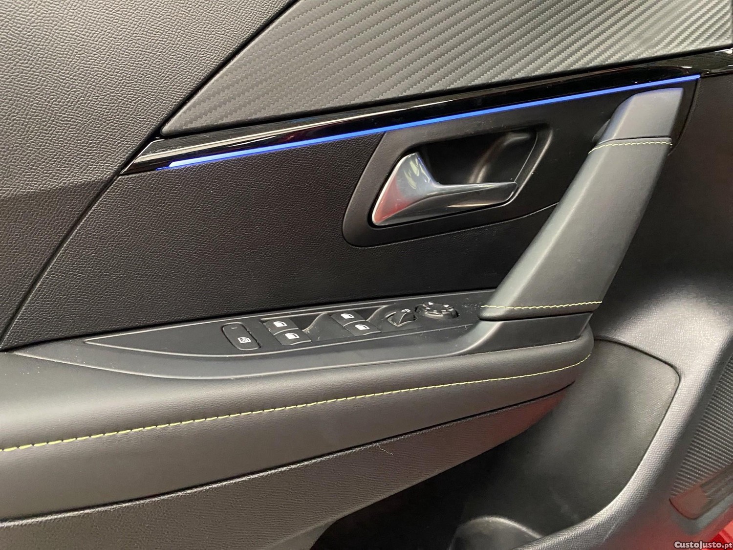 Peugeot 208 1.2 Hybrid GT e-DCS6 — fotografia 7