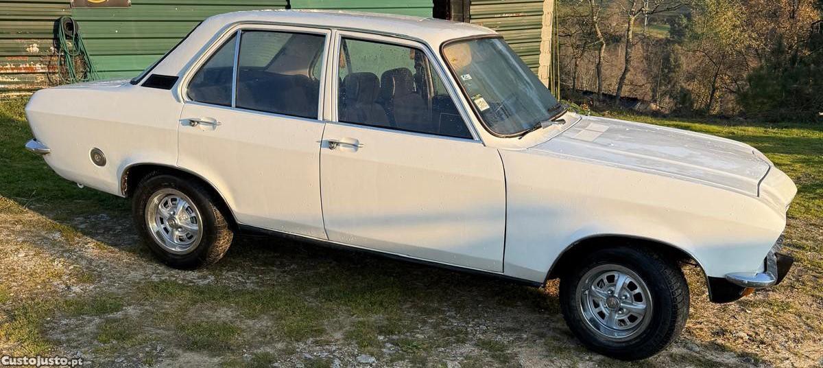 Opel Ascona 1.2 — fotografia 8
