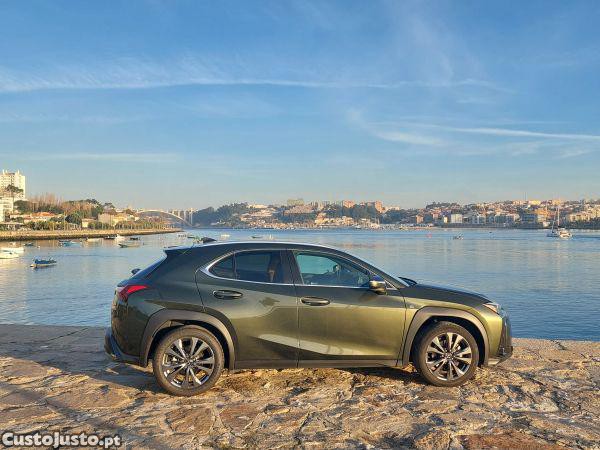 Lexus NX UX 250h Sport — fotografia 11