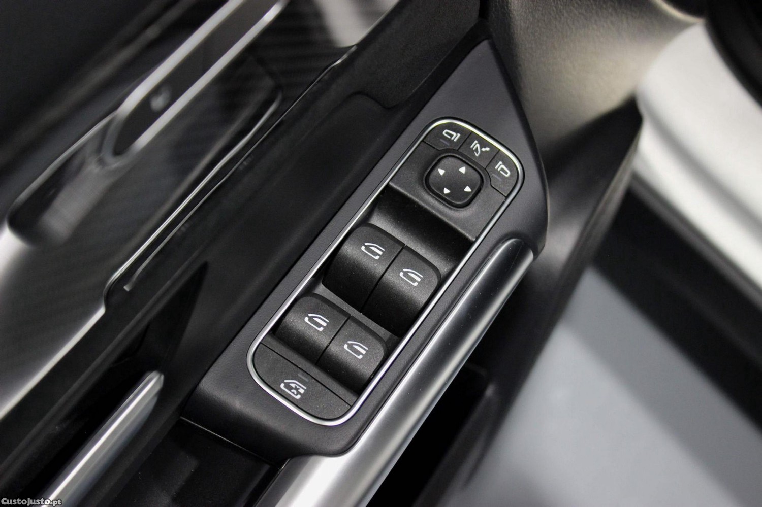 Mercedes-Benz GLA 180 d AMG Line — fotografia 18