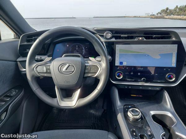 Lexus RX RZ 450e Luxury — fotografia 5