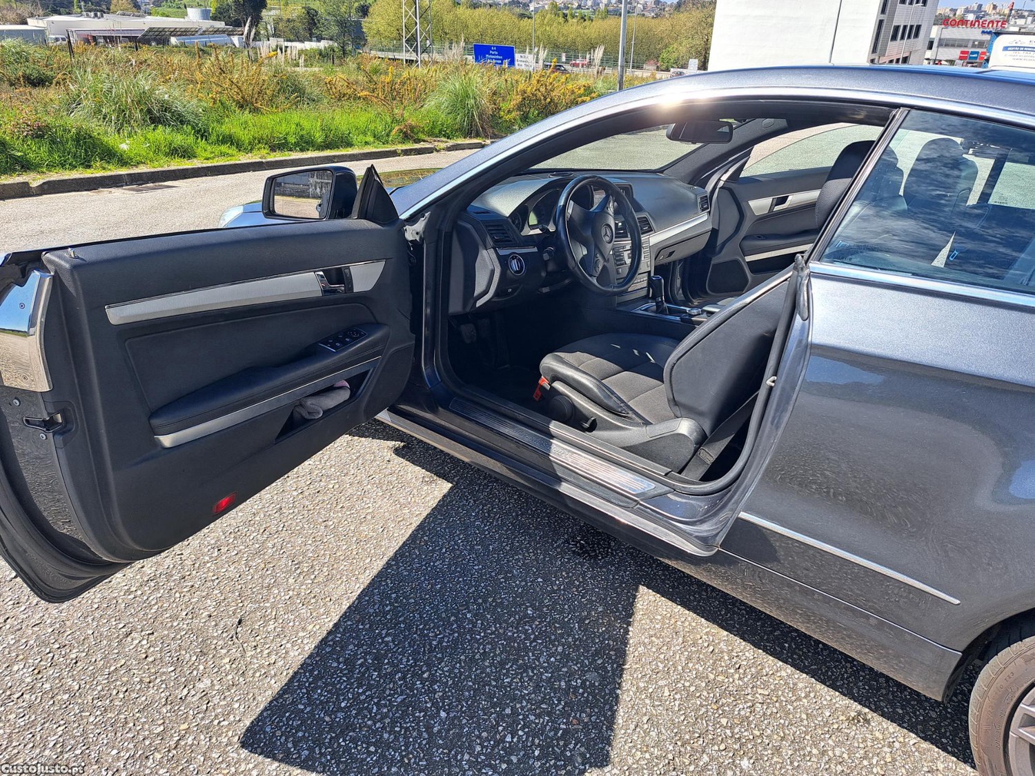 Mercedes-Benz E 220 Coupé — fotografia 5