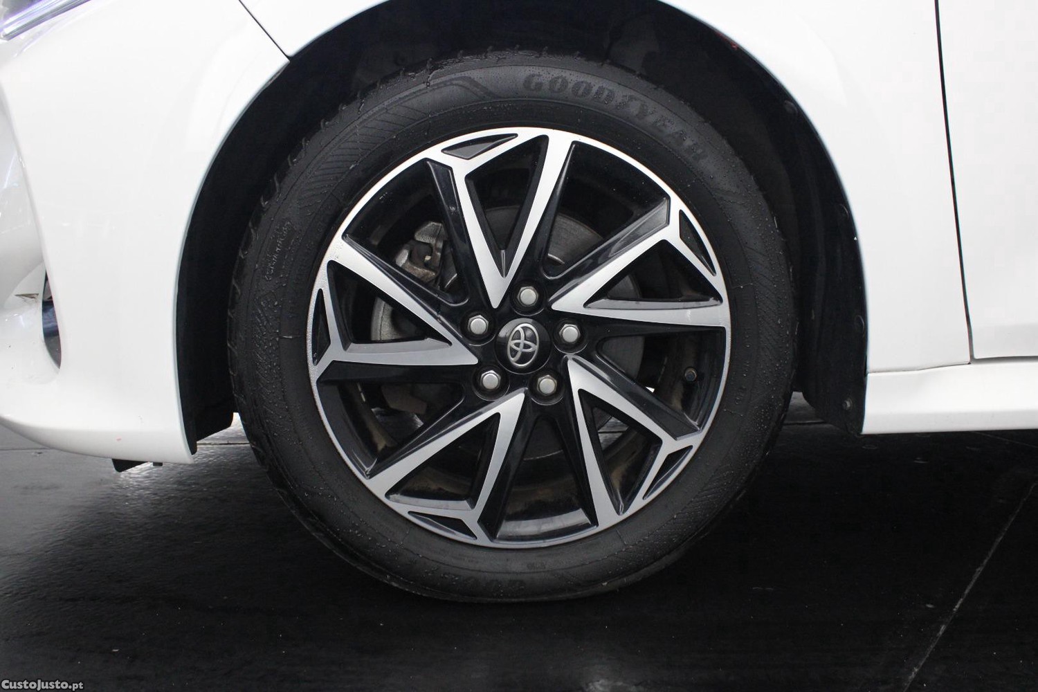 Toyota Yaris 1.5 HDF EXCLUSIVE (AUTO) — fotografia 4