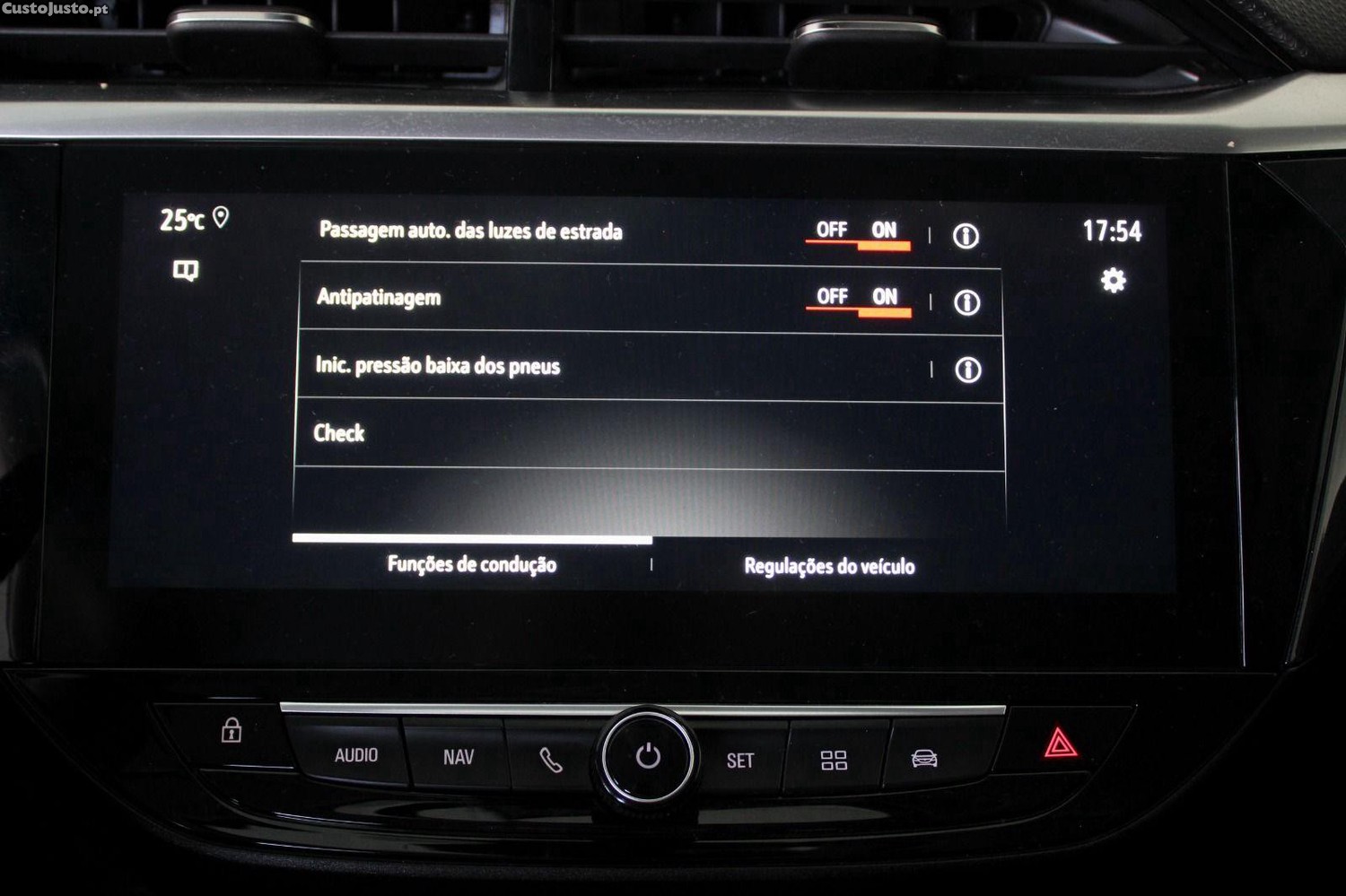 Opel Corsa 1.5 D Elegance — fotografia 11
