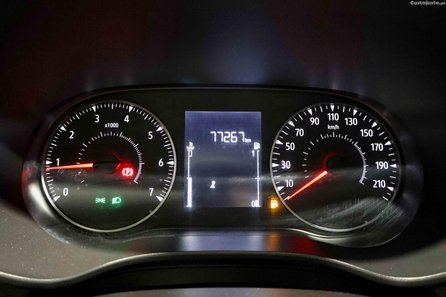 Dacia Sandero 1.0 TCe Essential — fotografia 18