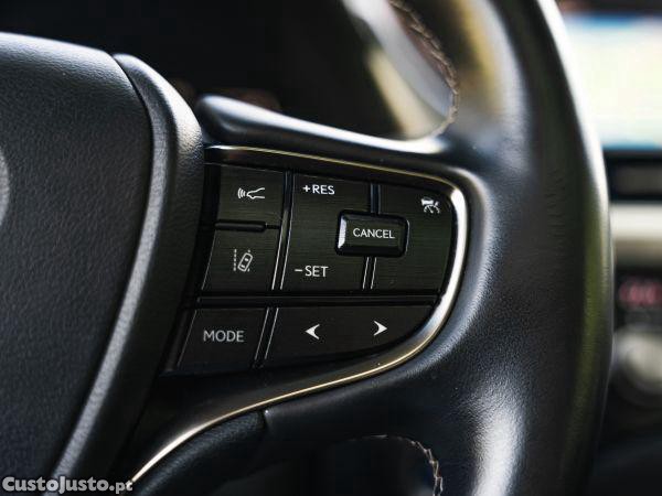 Lexus ES 300h Special Edi — fotografia 5