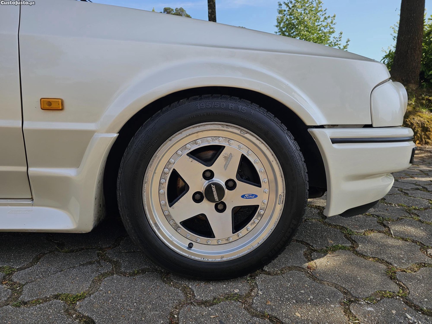 Ford Escort XR3i Cabrio 1600 — fotografia 5