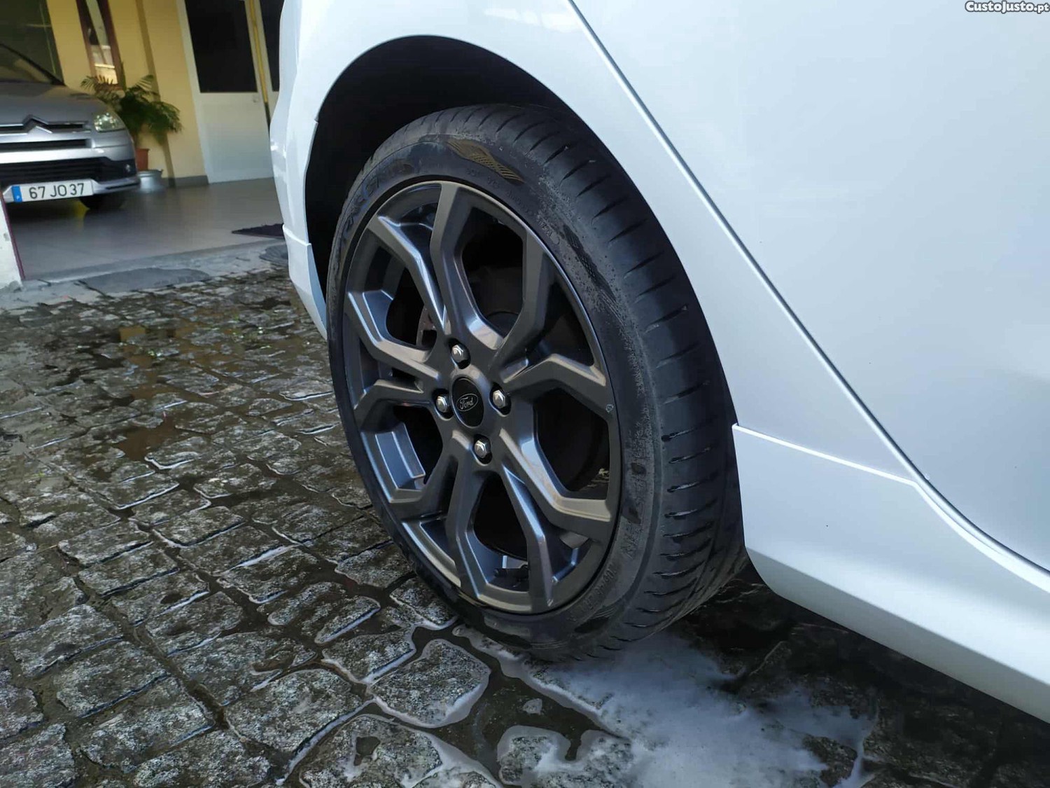 Ford Fiesta 1.0 ST LINE — fotografia 2