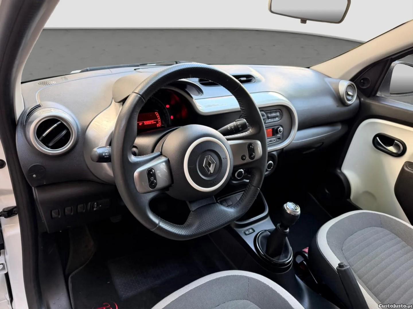 Renault Twingo 1.0 SCe Intens — fotografia 10