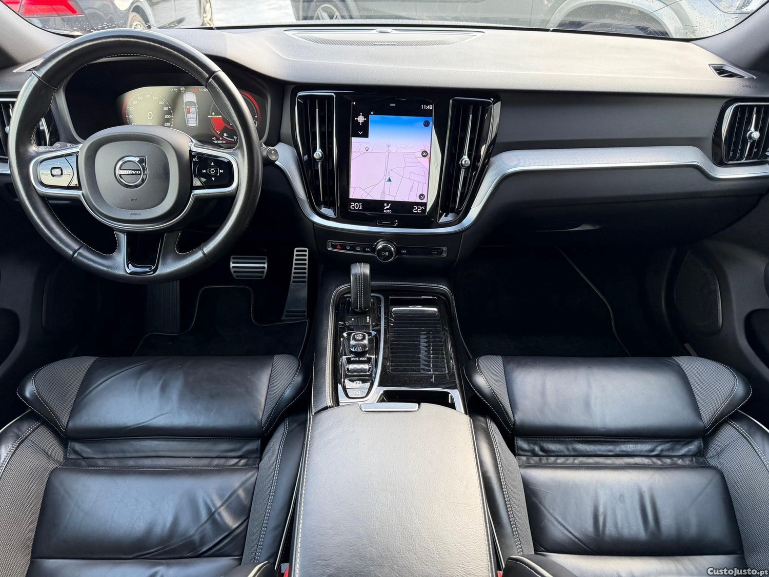 Volvo V60 2.0 T6 AWD TE R-Design — fotografia 5