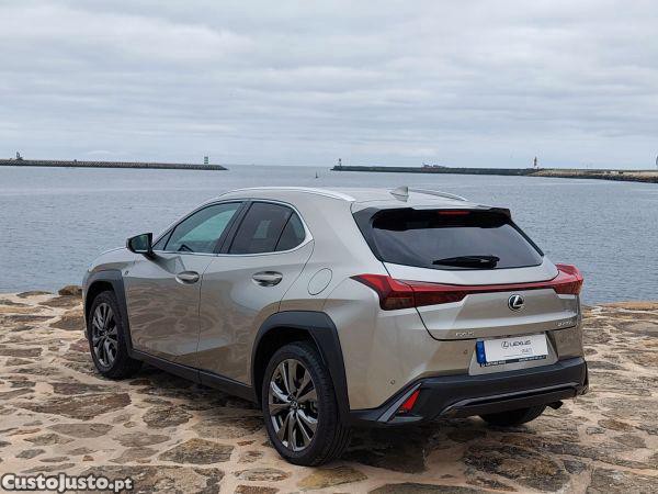 Lexus NX UX 250h Sport — fotografia 18