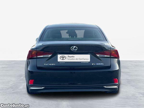 Lexus IS IS 300h Executive - 19 — photo 4