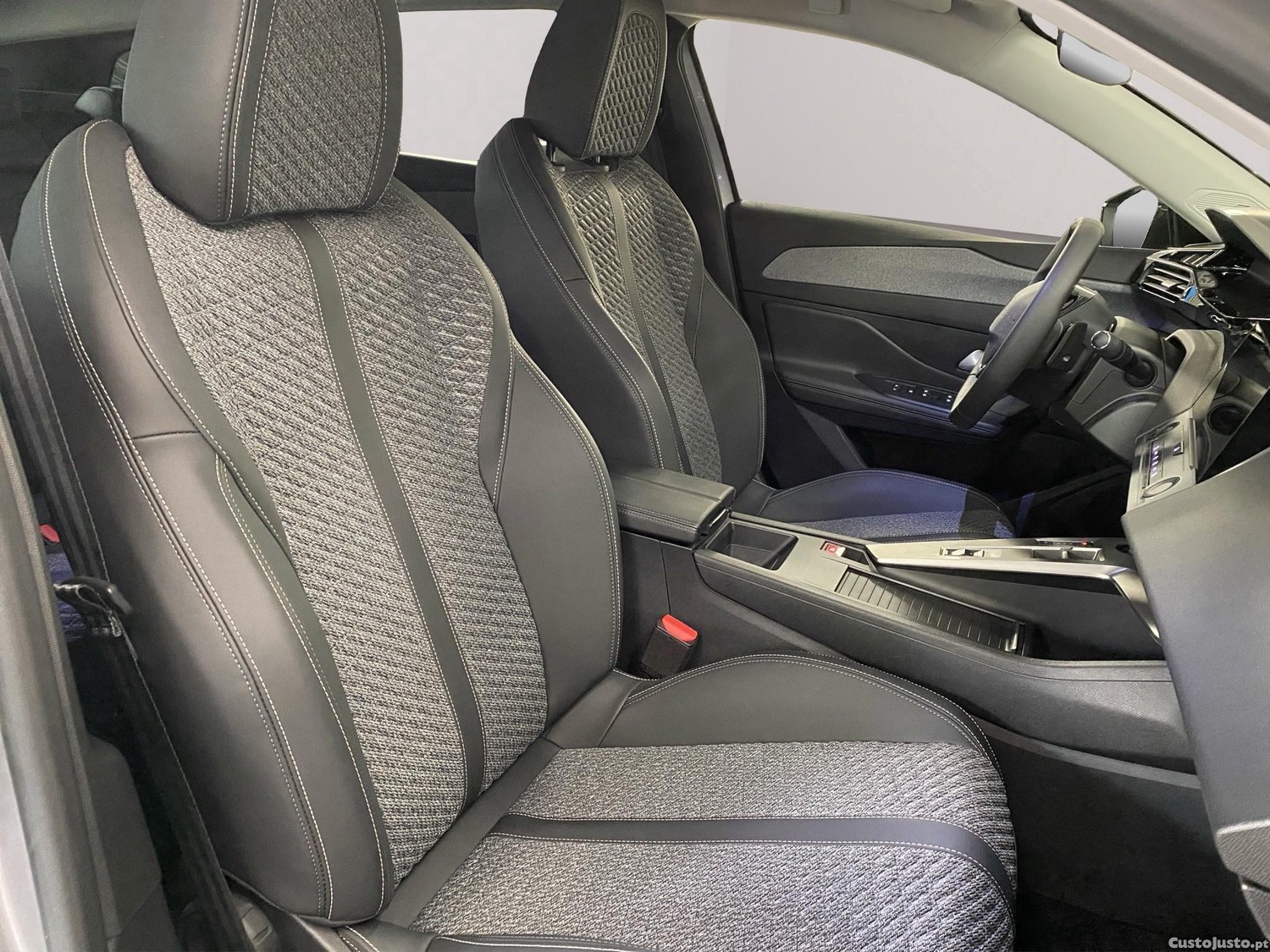 Peugeot 308 SW 1.2 Hybrid Allure e-DCS6 — fotografia 6