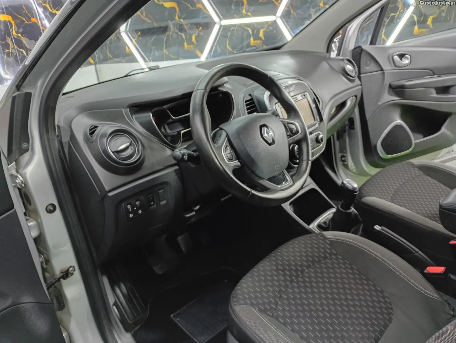 Renault Captur 0.9 TCE Exclusive — fotografia 10