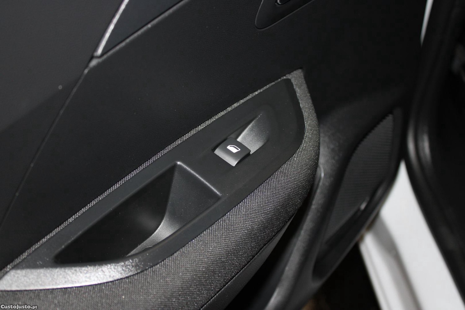 Peugeot 2008 1.5 BHDI ACTIVE (AUTO) — fotografia 6