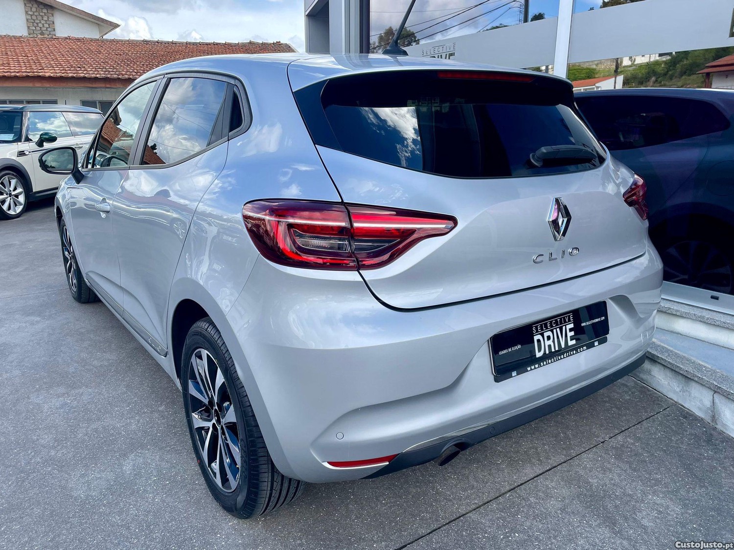 Renault Clio 1.0 TCe Intens — fotografia 8