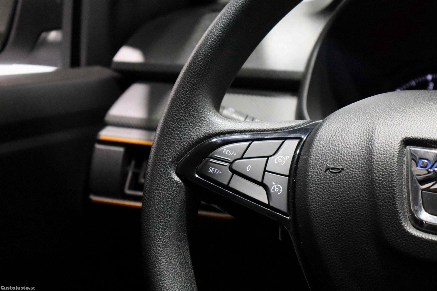 Dacia Sandero 1.0 TCe Essential — fotografia 17