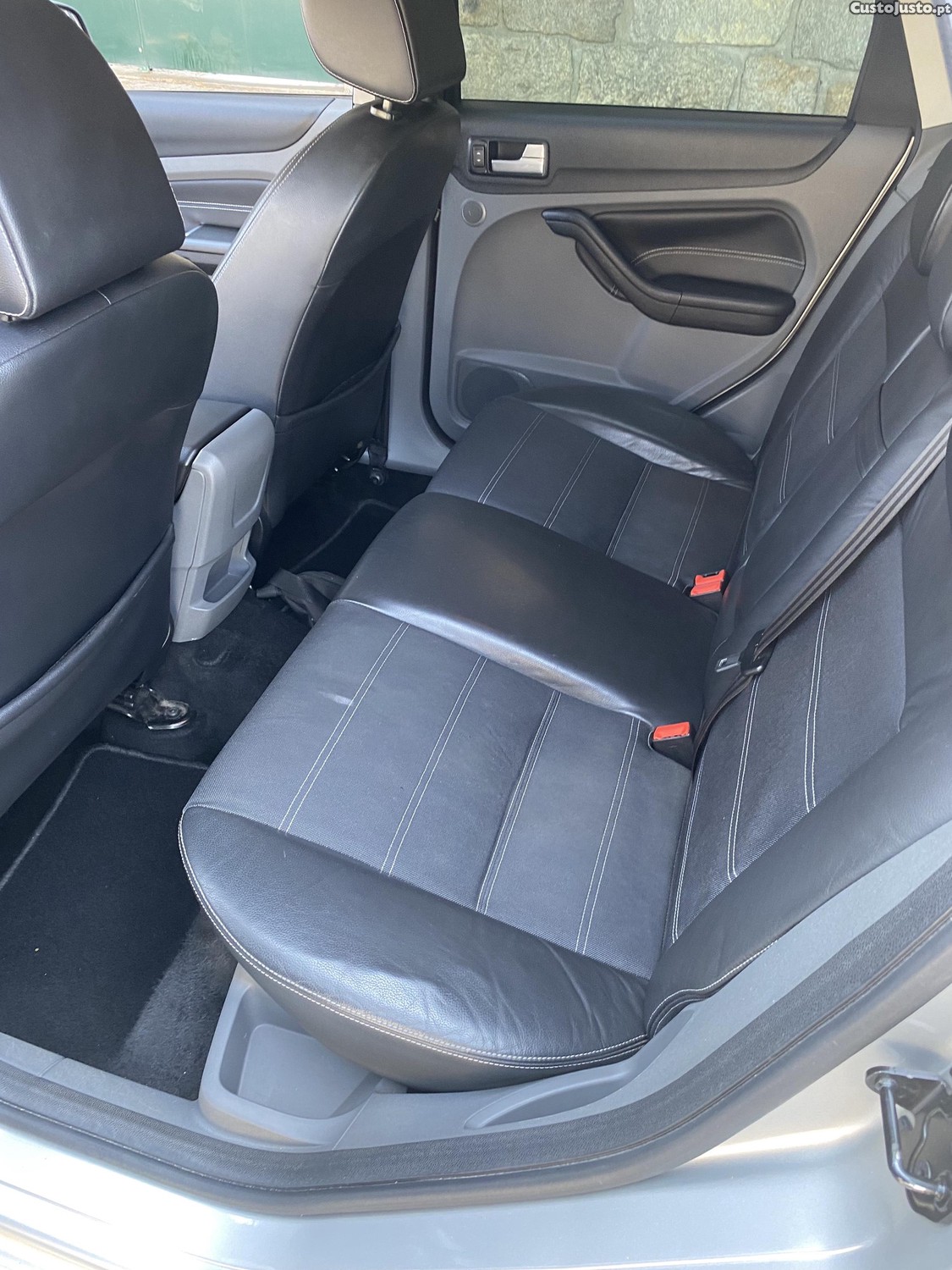 Ford Focus 1.6tdci — fotografia 2