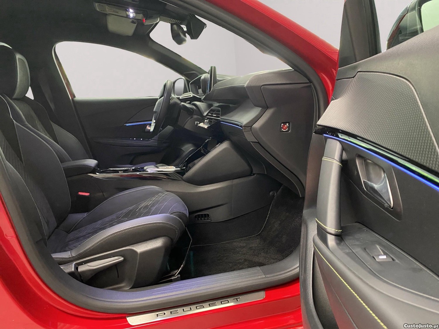 Peugeot 208 1.2 Hybrid GT e-DCS6 — fotografia 8