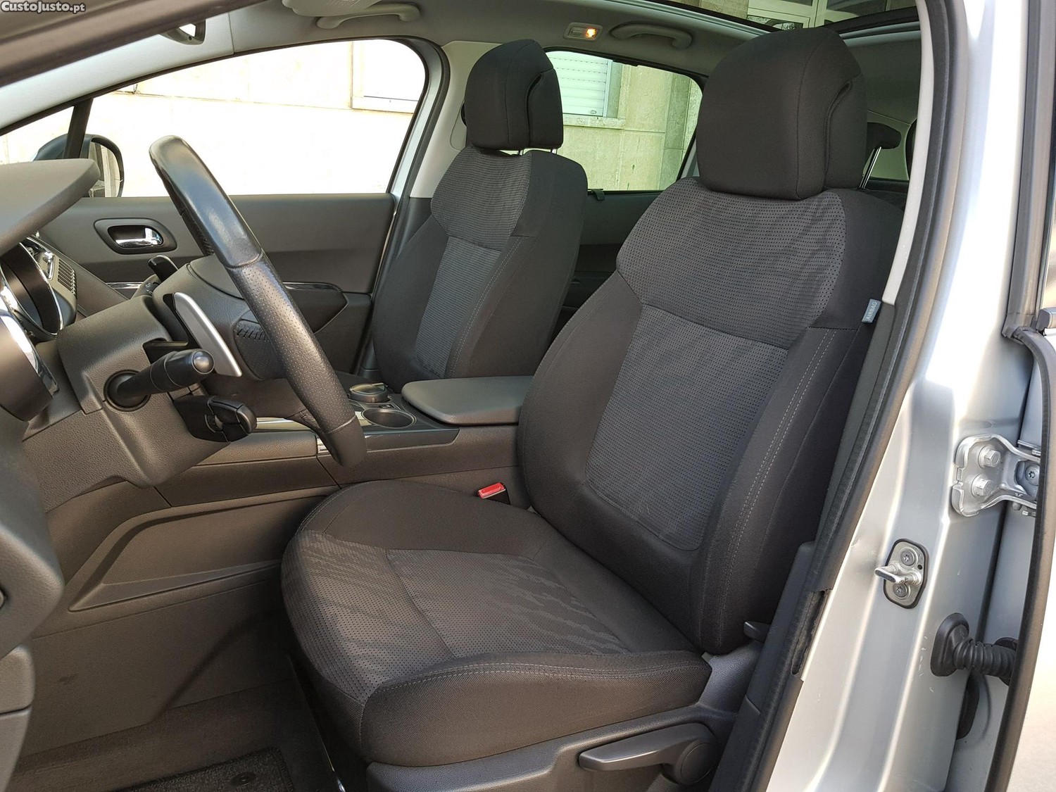 Peugeot 3008 1.6 HDi 110cv Automático — fotografia 5
