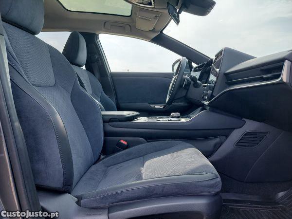 Lexus RX RZ 450e Luxury — fotografia 9