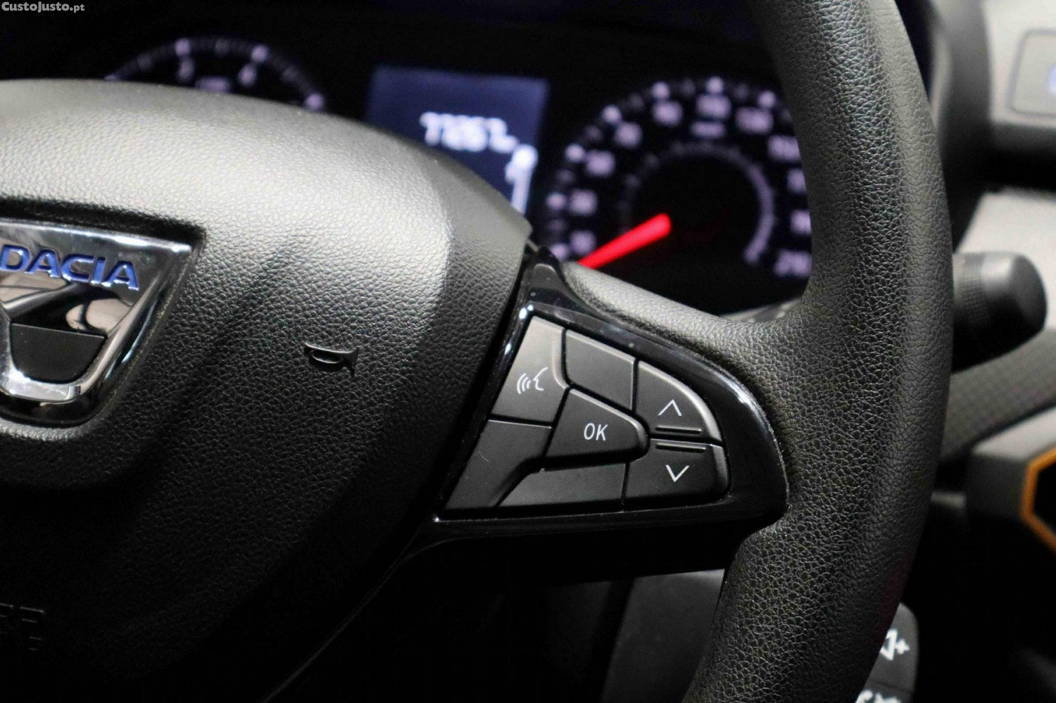 Dacia Sandero 1.0 TCe Essential — fotografia 16