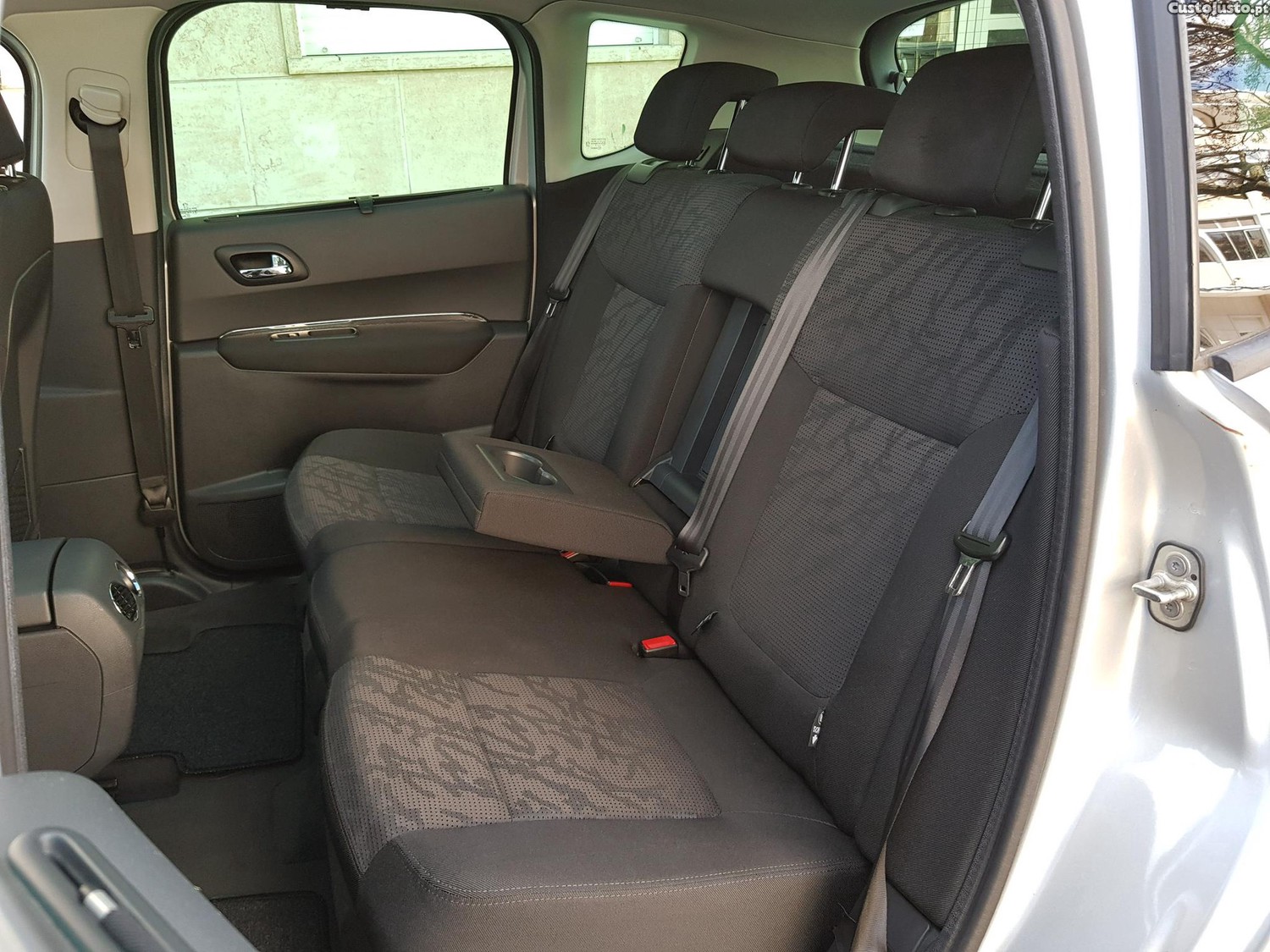 Peugeot 3008 1.6 HDi 110cv Automático — fotografia 3