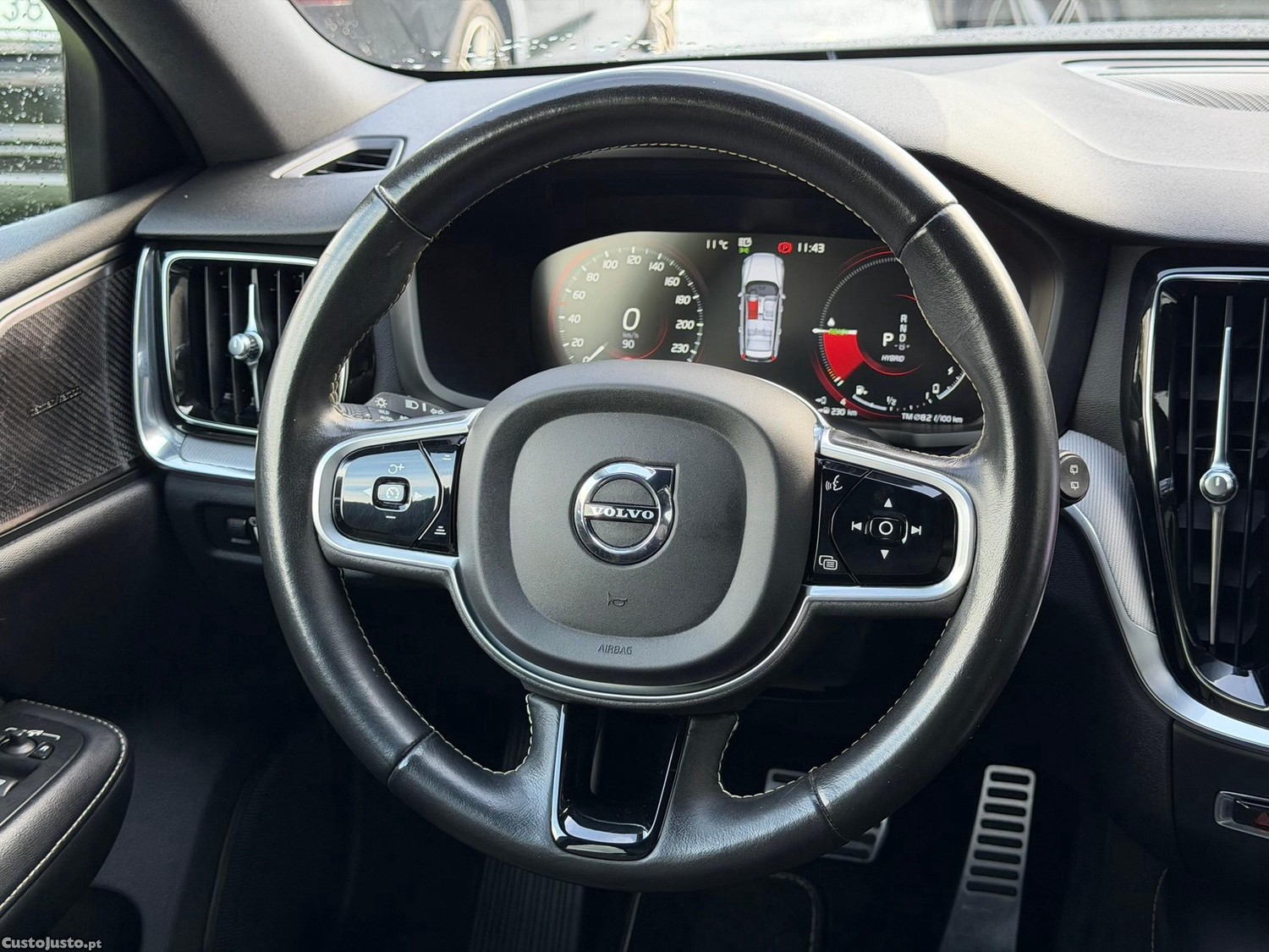 Volvo V60 2.0 T6 AWD TE R-Design — fotografia 2