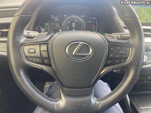 Lexus ES 300h Special Edi — fotografia 6