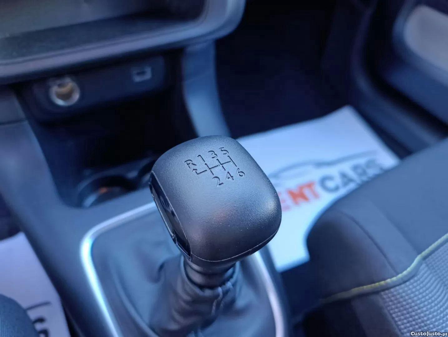 Citroën C3 1.2 puretech 110 s&s max — fotografia 9