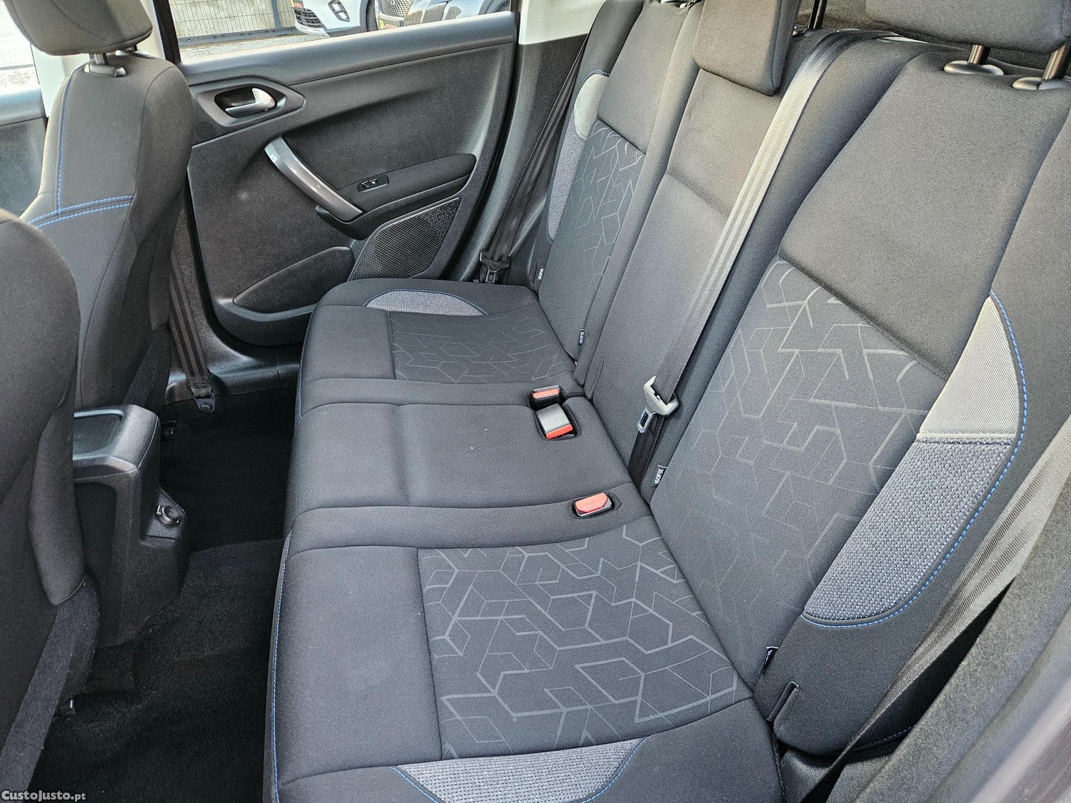 Peugeot 2008 1.2 Style — fotografia 7