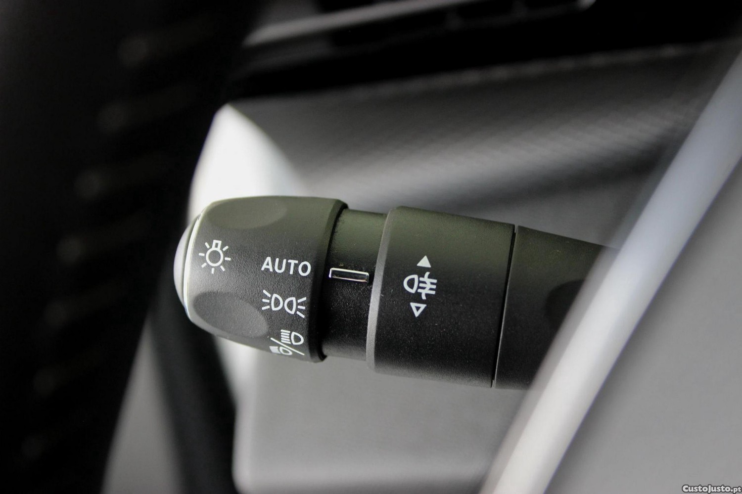 Peugeot 308 SW 1.6 Hybrid Active Pack e-EAT8 — fotografia 12