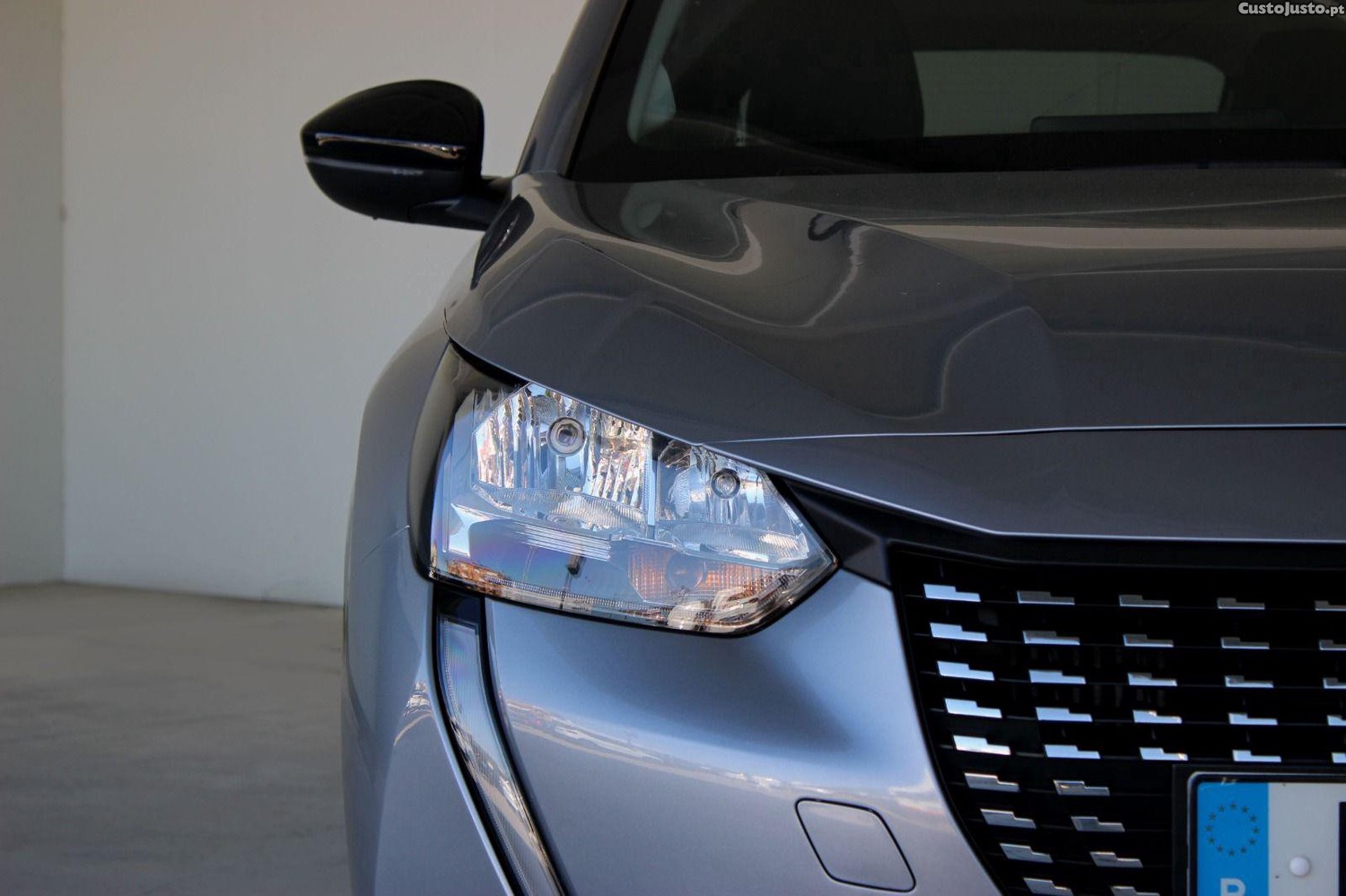 Peugeot 208 1.5 BlueHDi Active Pack — fotografia 28