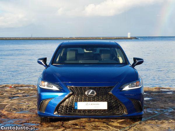 Lexus ES 300h Sport — fotografia 10