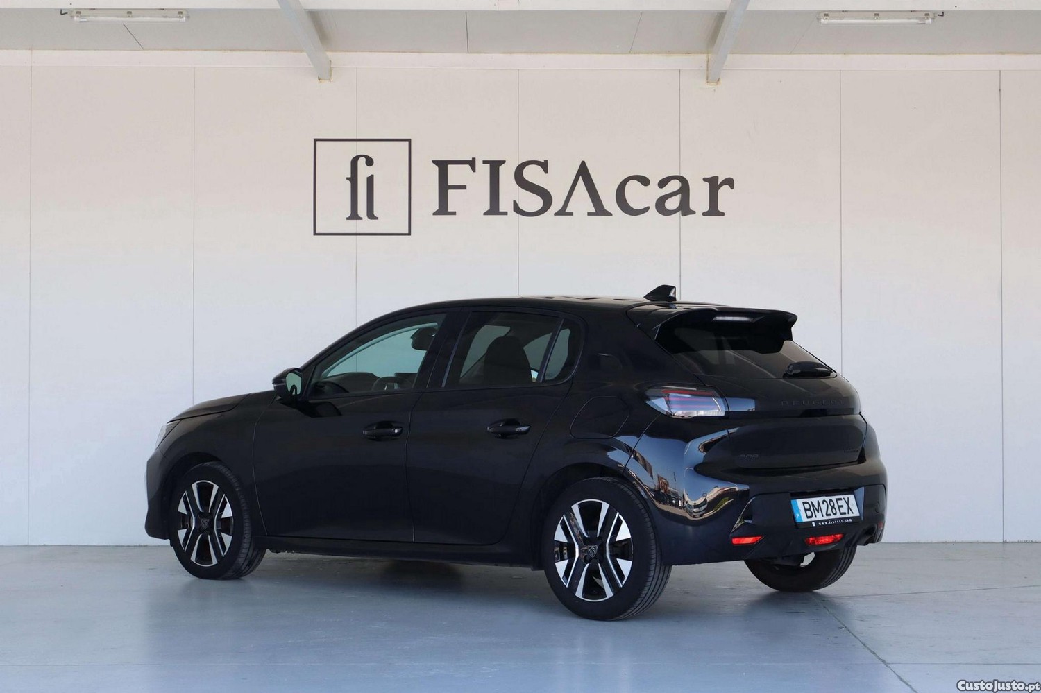 Peugeot 208 1.2 Hybrid Allure e-DCS6 — fotografia 24