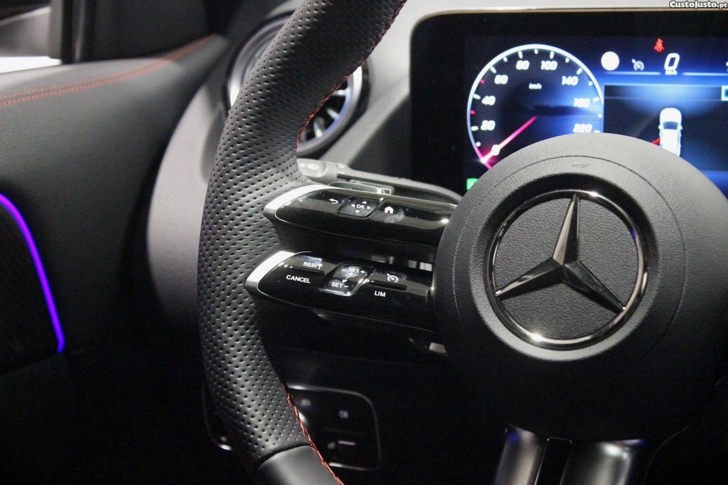 Mercedes-Benz GLA 180 d AMG Line — fotografia 15