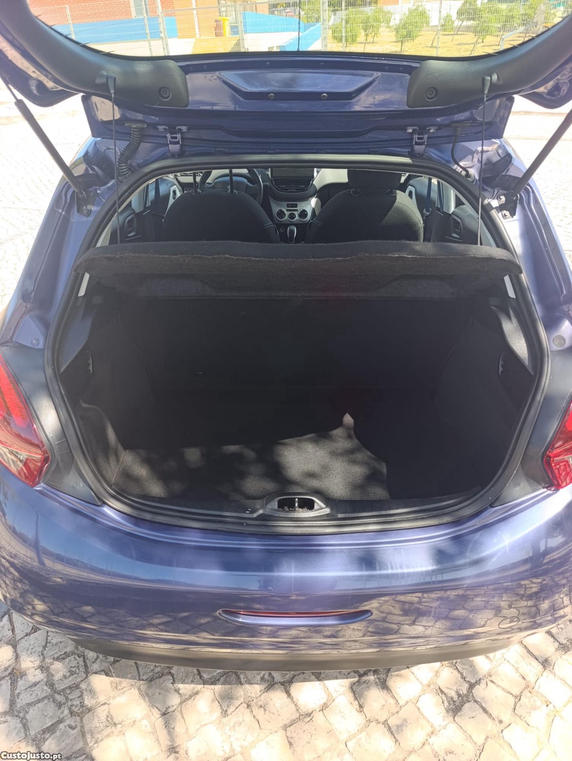 Peugeot 208 1.0 VTi — fotografia 9