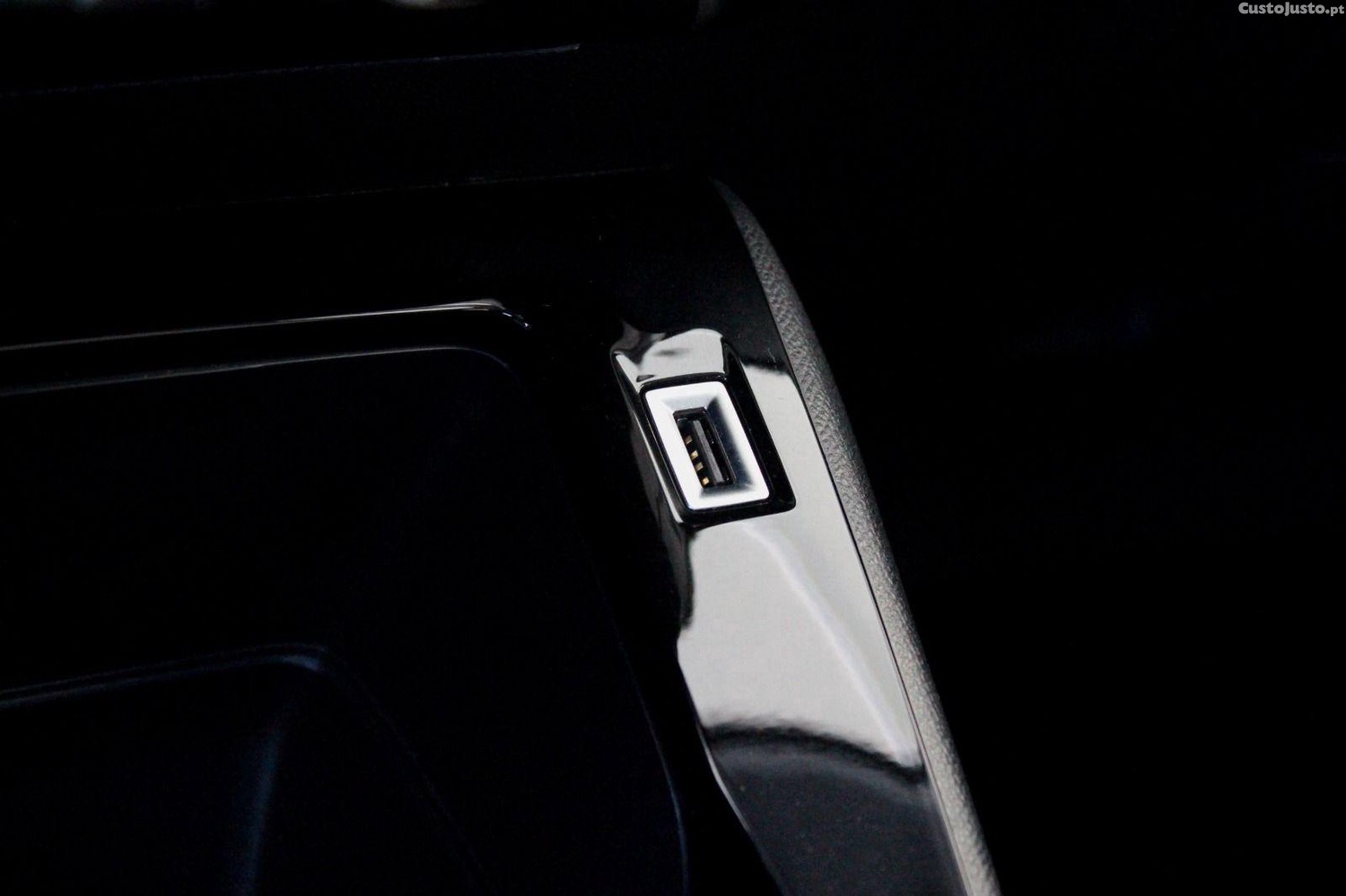 Peugeot 208 1.5 BlueHDi Active Pack — fotografia 4