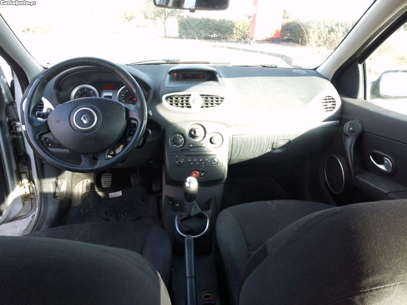Renault Clio 1.5 DCI — fotografia 4