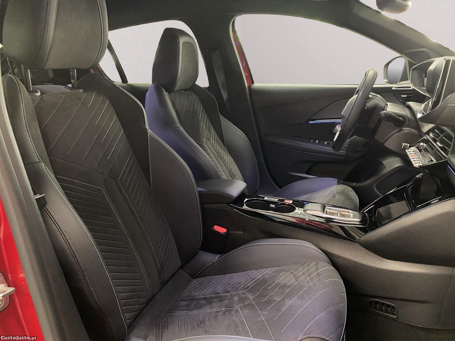 Peugeot 208 1.2 Hybrid GT e-DCS6 — fotografia 6