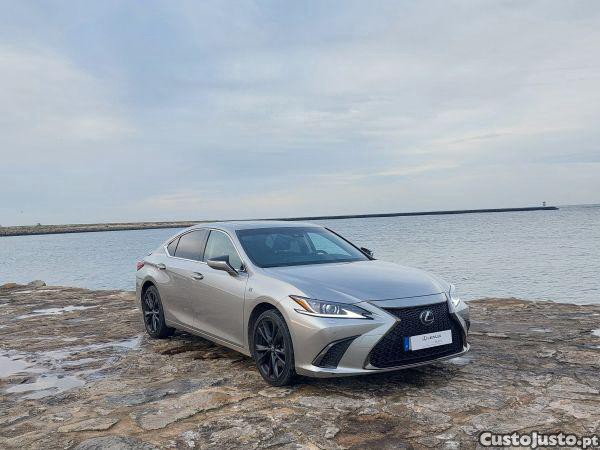 Lexus ES 300h Sport — fotografia 12