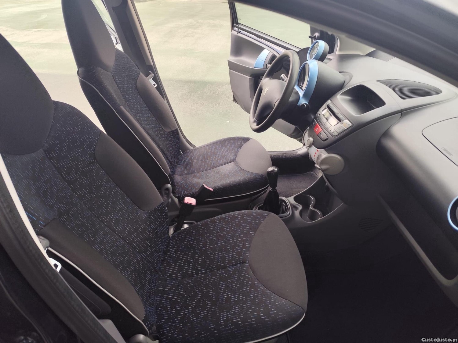 Peugeot 107 1.0 — fotografia 5